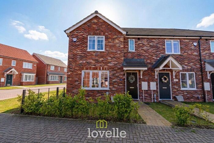 3 Bedroom End Terrace House For Sale In Honningsvaag Close, New Waltham, DN36