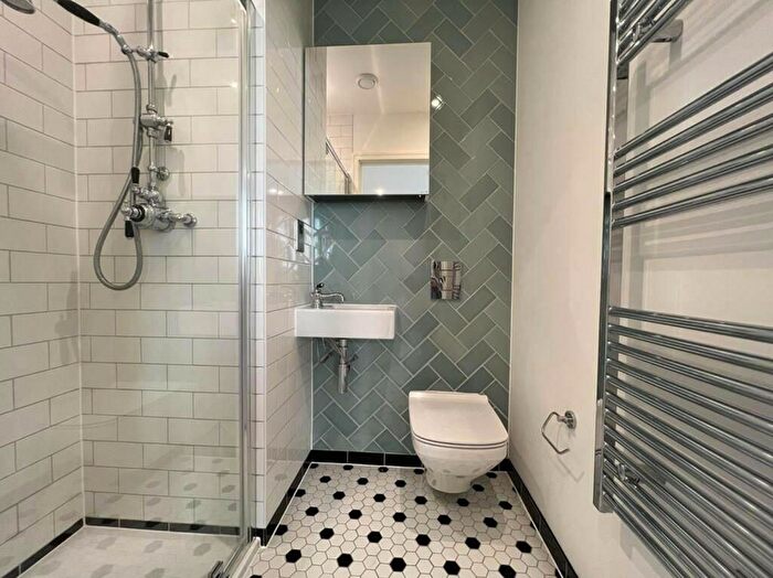 2 Bedroom Flat For Sale In Rosewood Building, Shoreditch Exchange, London, E2
