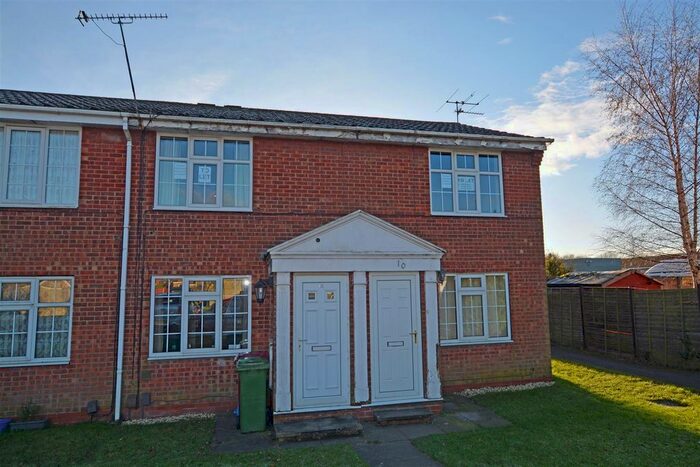 2 Bedroom Flat To Rent In Wilkie Close, Scunthorpe, DN15