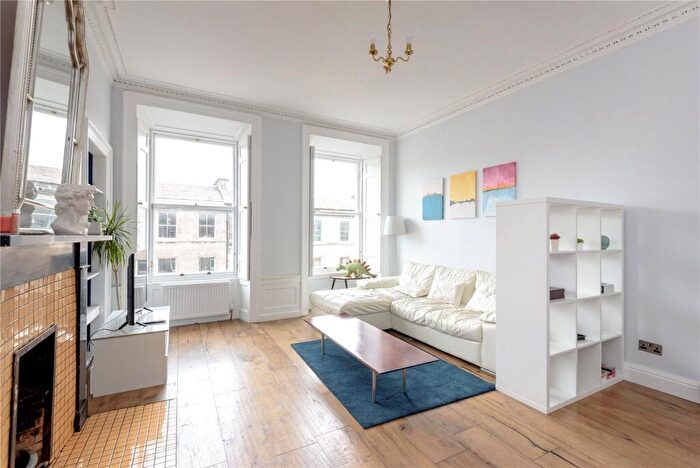 3 Bedroom Apartment For Sale In Clerk Street, Newington, Edinburgh, EH8