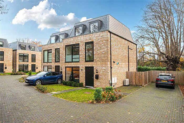4 Bedroom Detached House For Sale In Foxmore Place, Sydenham, London, SE26