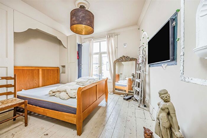 3 Bedroom End Of Terrace House For Sale In Queens Road, Portsmouth, PO2