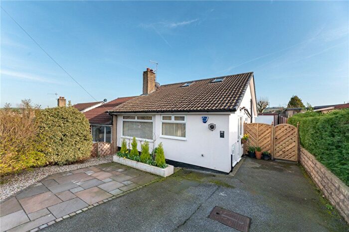 4 Bedroom Semi Detached House For Sale In Wellington Road, Wilsden, BD15