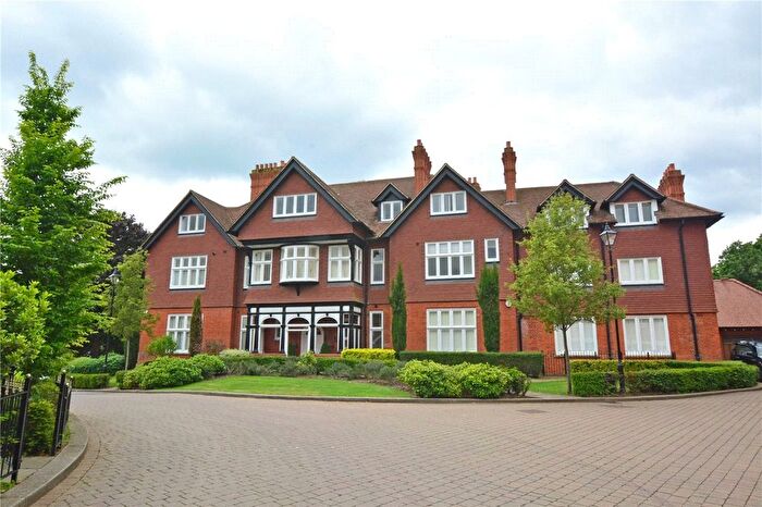 2 Bedroom Flat To Rent In Kingswood Mansions, Newton Park Place, Chislehurst, BR7