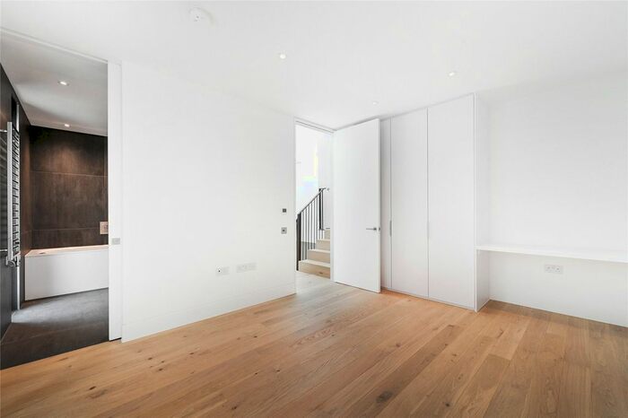 3 Bedroom Terraced House To Rent In Walcot Mews, Walcot Square, London, SE11