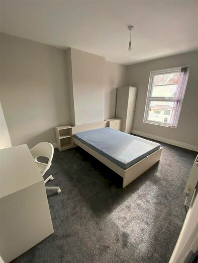 3 Bedroom Detached House To Rent In Talbot Street, Middlesbrough, TS1