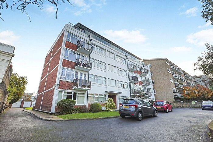 2 Bedroom Flat To Rent In Putney Hill, Putney, SW15