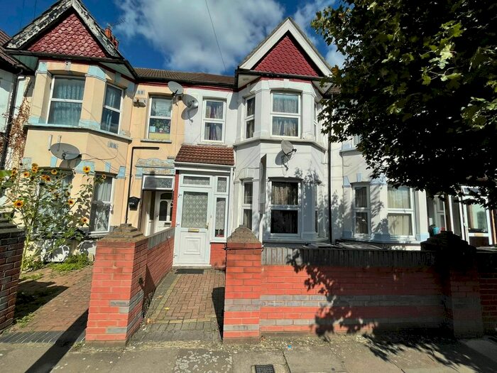 3 Bedroom Terraced House To Rent In Kingston Road, Southall, Greater London, UB2