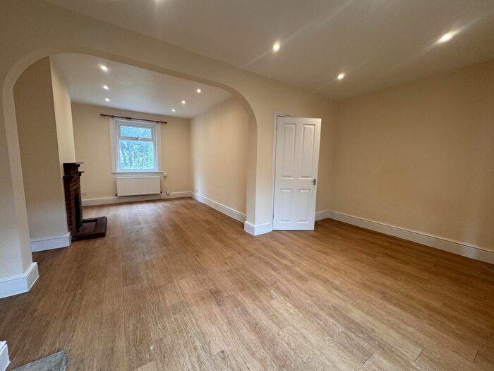 3 Bedroom Cottage To Rent In Tring Ford Road, Tring, HP23