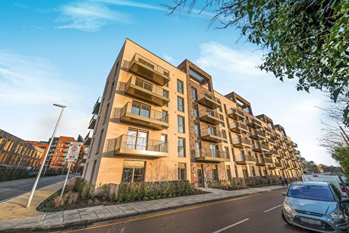 2 Bedroom Flat To Rent In Moorhead Way, Kidbrooke, SE3