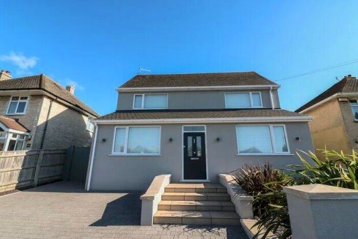 4 Bedroom Bungalow To Rent In Weymouth Bay Avenue, Weymouth, DT3