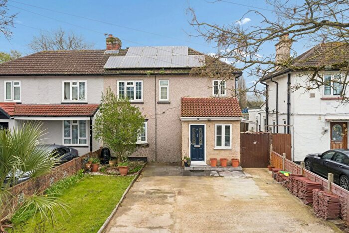 3 Bedroom Semi Detached House For Sale In Horton Road, Staines-Upon-Thames, TW19