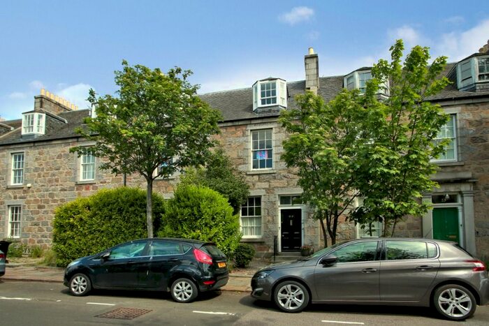 1 Bedroom Flat To Rent In Victoria Street, West End, Aberdeen, AB10