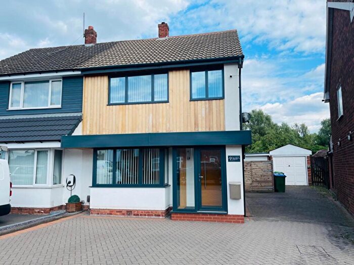 3 Bedroom Semi-Detached House For Sale In Kelverley Grove, West Bromwich, B71