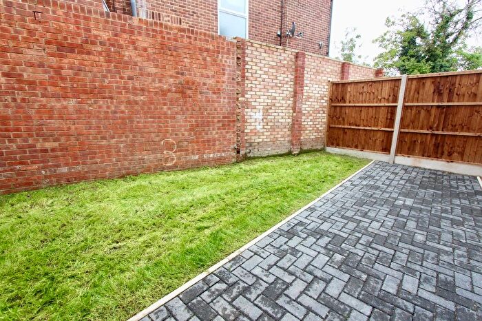 2 Bedroom Flat To Rent In Boxtree Road, Harrow, HA3