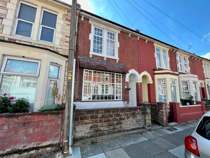 4 Bedroom Property To Rent In Montgomerie Road, Southsea, PO5