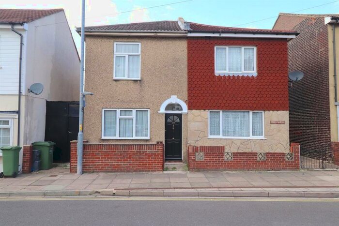 3 Bedroom Terraced House To Rent In Stamshaw Road, Portsmouth, PO2