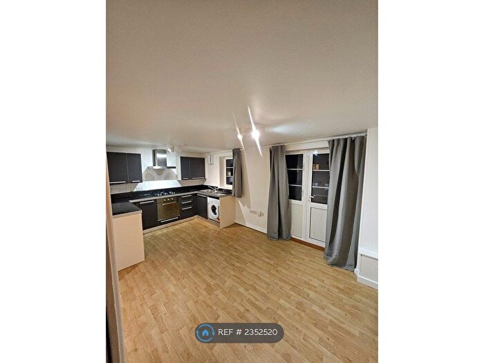 1 Bedroom Flat To Rent In Springfield Court, London, KT1