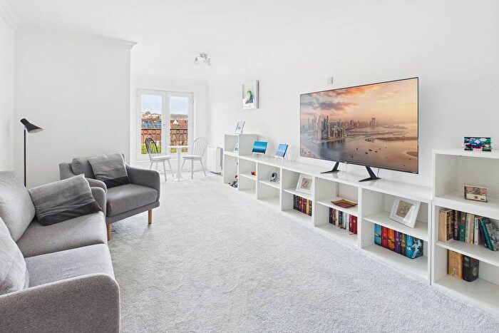 2 Bedroom Flat For Sale In Brampton Way, Portishead, Bristol, BS20