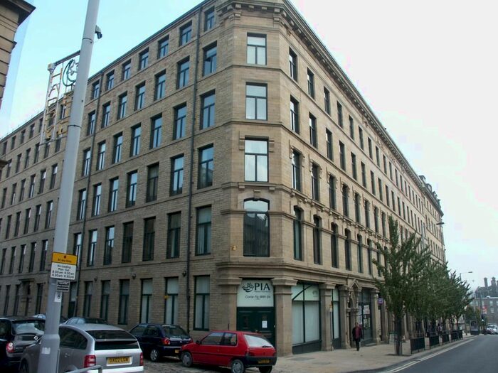 2 Bedroom Flat To Rent In Broadgate House, Broad Street, Bradford, West Yorkshire, BD1