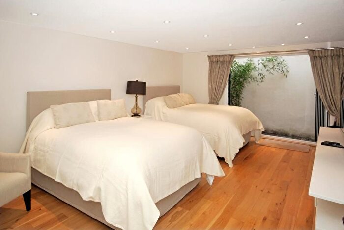 5 Bedroom Property To Rent In Cliveden Place, Belgravia, SW1W