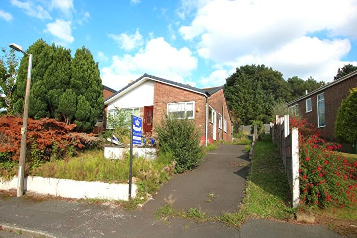 3 Bedroom Bungalow For Sale In Hollowhead Avenue, Wilpshire, Blackburn, BB1