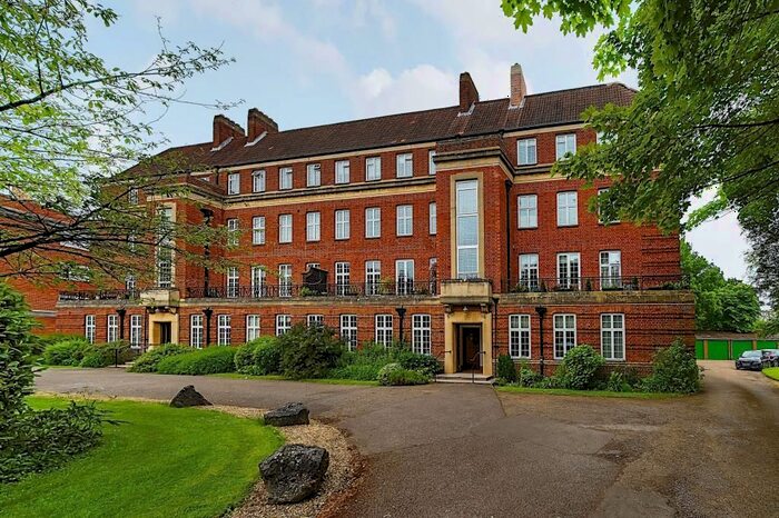 2 Bedroom Flat To Rent In Woodstock Close, Oxford, OX2