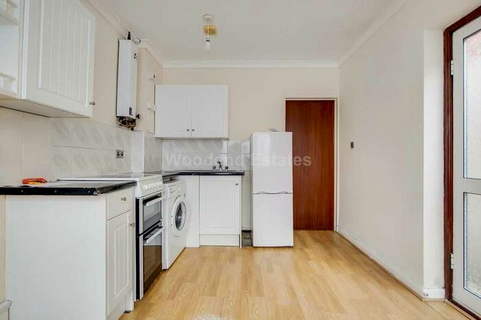 1 Bedroom Flat To Rent In Little Road, Hayes, UB3