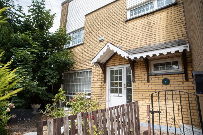 3 Bedroom End Of Terrace House For Sale In Ebenezer Court, Scwrfa, NP22