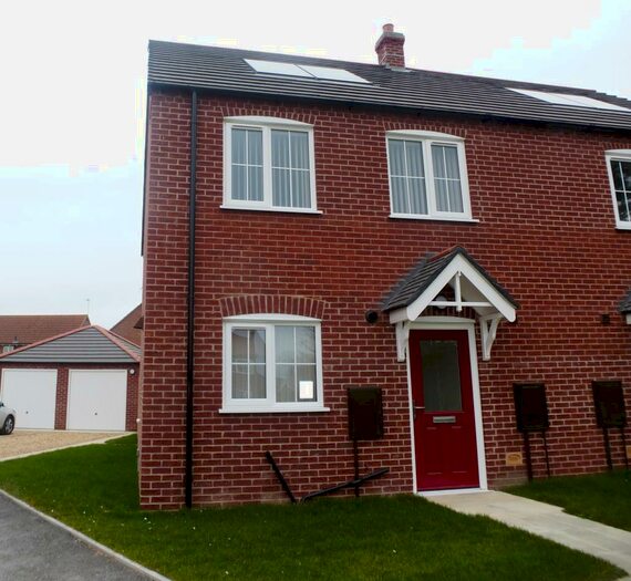 3 Bedroom Semi-Detached House To Rent In Cheviot Crescent, Coningsby, LN4