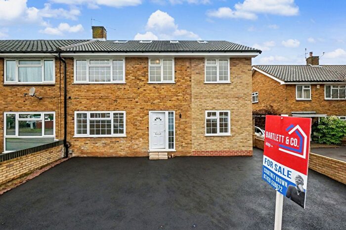 3 Bedroom Flat For Sale In Wallis Avenue, Maidstone, Kent, ME15