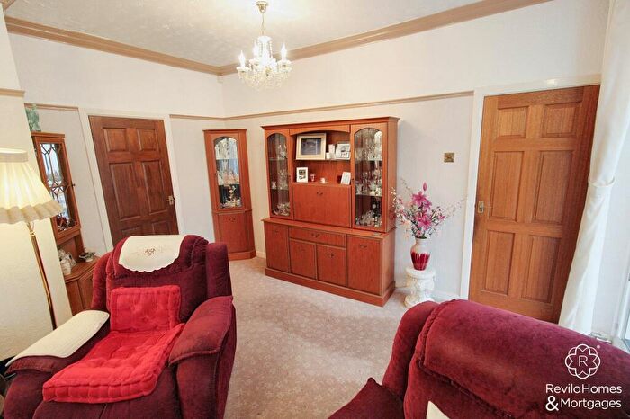3 Bedroom Detached Bungalow For Sale In Crow Hill South, Middleton, M24