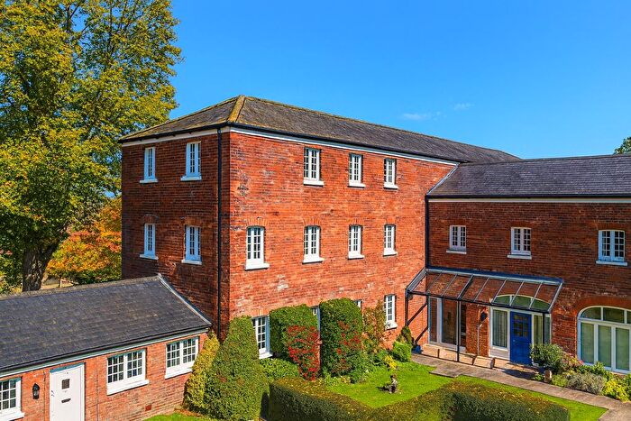 2 Bedroom Flat For Sale In Thame, Oxfordshire, OX9