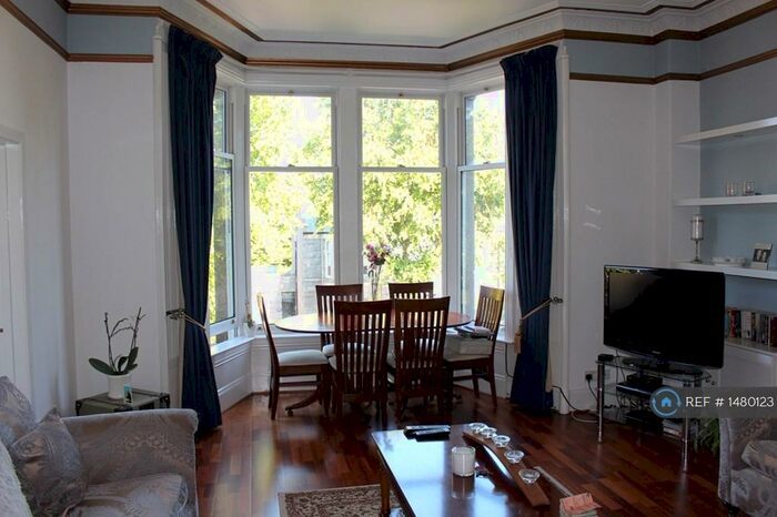 3 Bedroom Flat To Rent In Forest Road, Aberdeen, AB15