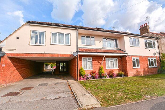 2 Bedroom Flat For Sale In Cumberland Avenue, Southend-On-Sea, SS2
