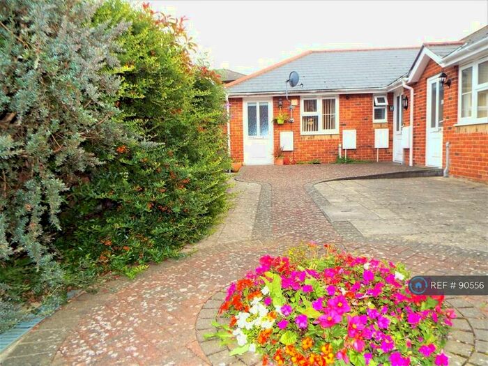 2 Bedroom Bungalow To Rent In New Street, Newport Isle Of Wight, PO30