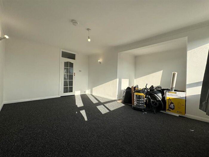 2 Bedroom Apartment To Rent In Waylands Court, Ilford, IG1
