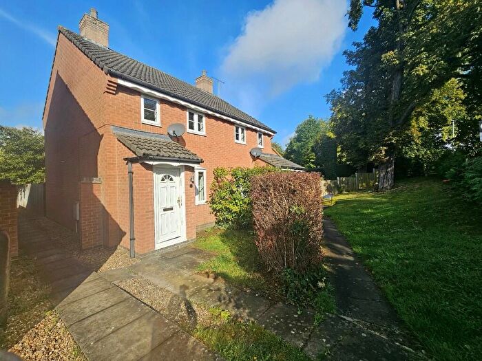 2 Bedroom Semi Detached House To Rent In Castle Mount, Brackley, NN13