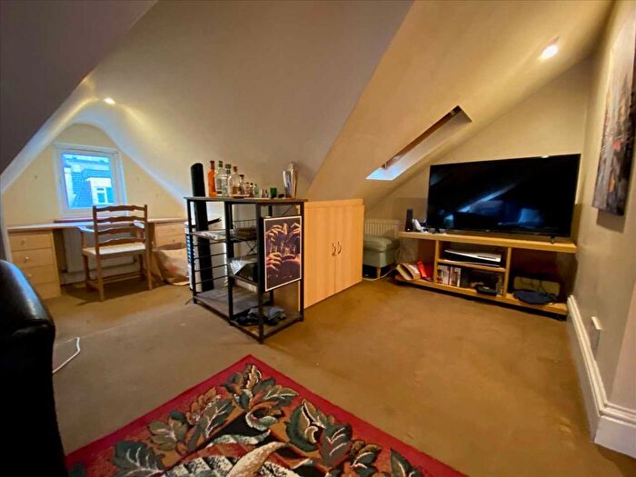 1 Bedroom Flat To Rent In Craven Avenue, Ealing, W5