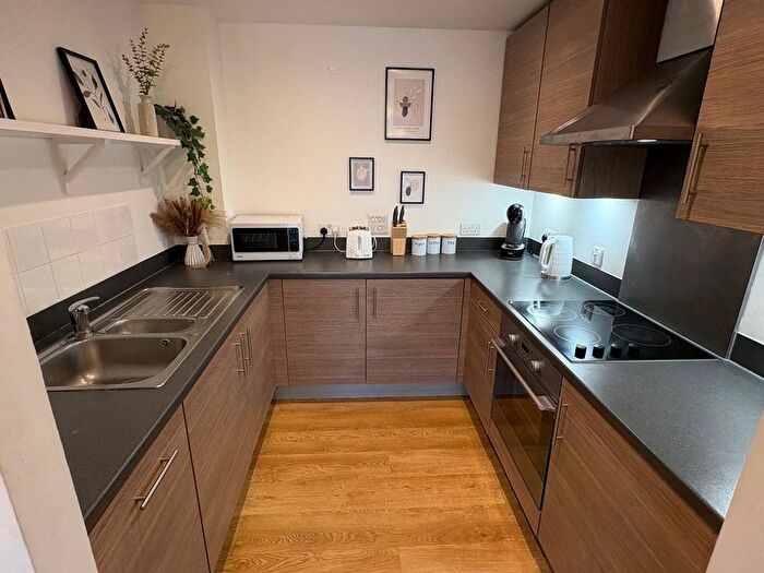 2 Bedroom Flat To Rent In Powell Road, Clapton, E5