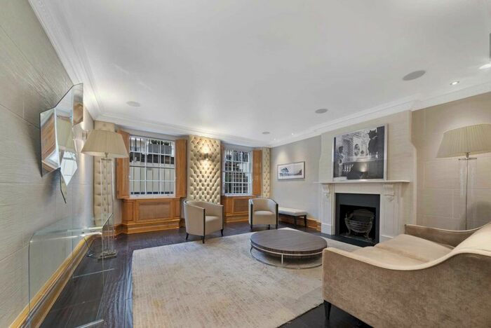 2 Bedroom Flat To Rent In Eaton Place, Belgravia, SW1X