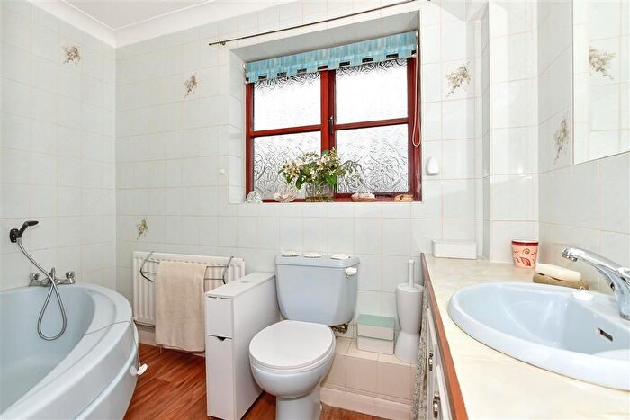 4 Bedroom Detached House For Sale In Manor Close, Deal, Kent, CT14