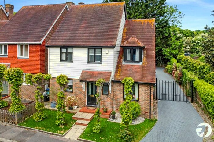 4 Bedroom Detached House For Sale In London Road, Farningham, Kent, DA4