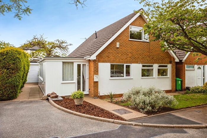 2 Bedroom Bungalow For Sale In Fairfield Close, Wilford, Nottinghamshire, NG11