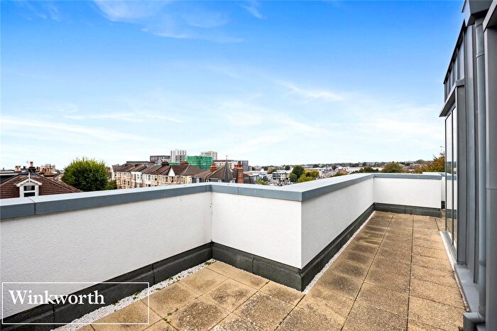 2 Bedroom Flat For Sale In Goldstone Crescent, Hove, East Sussex, BN3