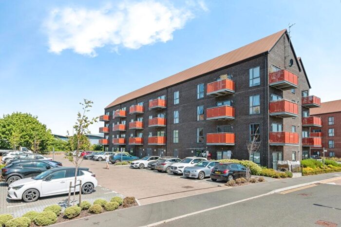 2 Bedroom Flat For Sale In Buttermere Way, West Thurrock, Grays, Essex, RM20