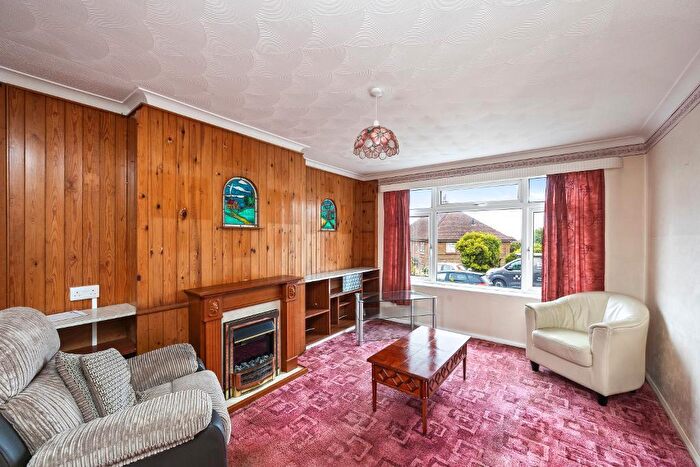 3 Bedroom Semi-Detached House For Sale In Spencer Avenue, Hangleton, BN3