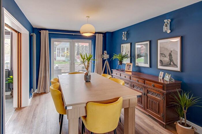 4 Bedroom Detached House For Sale In Miller Close, Bromsgrove, Worcestershire, B60