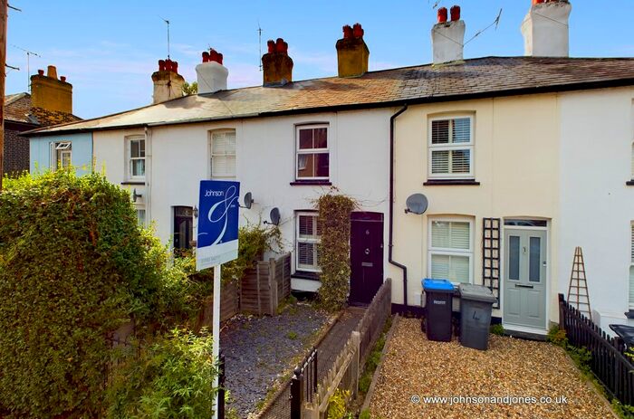 2 Bedroom Cottage To Rent In Grove Road, Chertsey, KT16