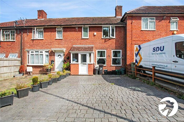 3 Bedroom Terraced House For Sale In Castlecombe Road, London, SE9